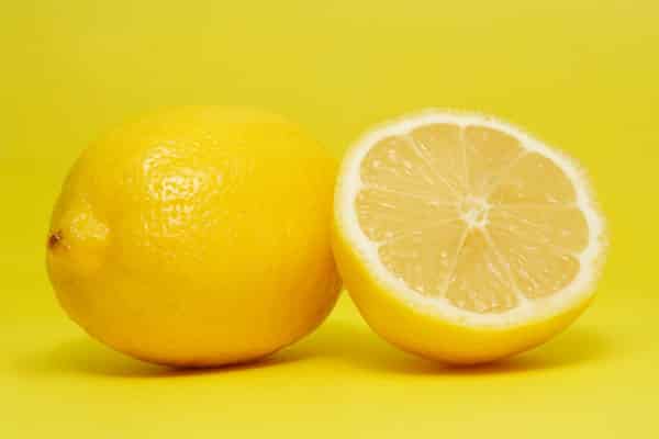 nakrájený citron 