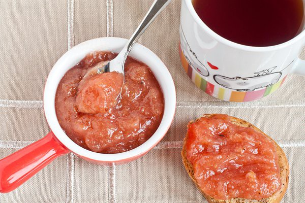 Ranetki-Marmelade in einer Schüssel