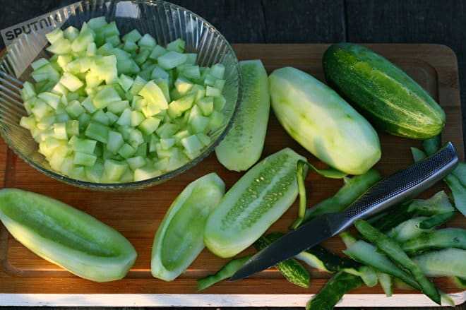 preparando pepinos