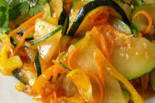 Salad bí ngòi và bắp cải có khử trùng