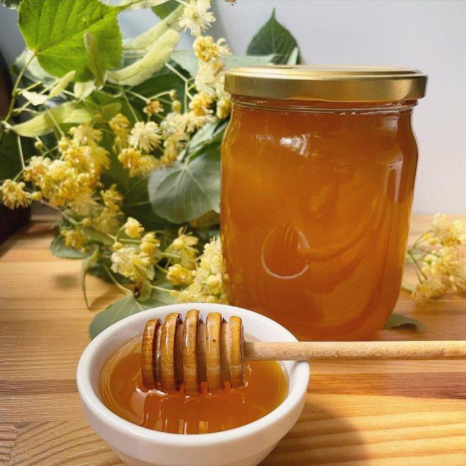 Linden blossom honey in a jar