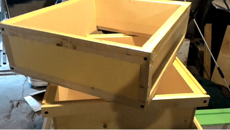 Double-walled hive – Dadana