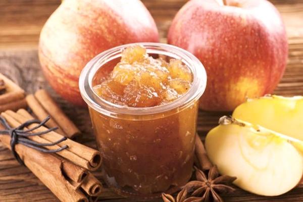 confiture pomme-abricot à la cannelle