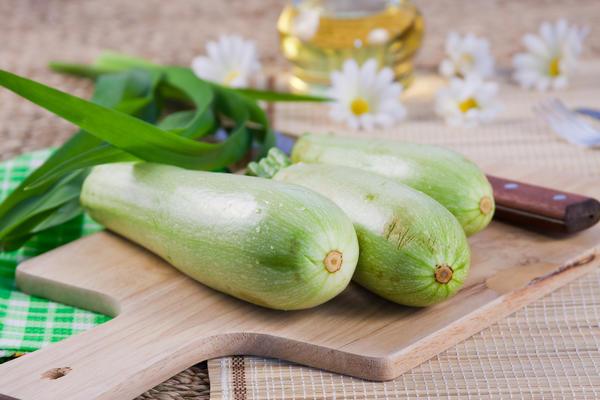 frische Zucchini