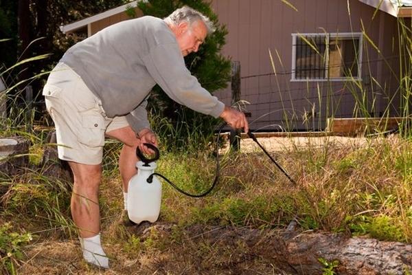 Herbicide and working with it