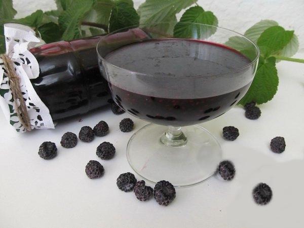 fünfminütige schwarze Himbeermarmelade