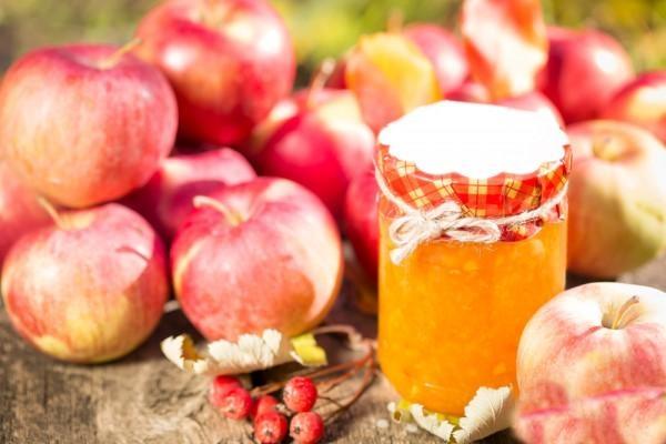 confiture pomme-abricot à la viorne