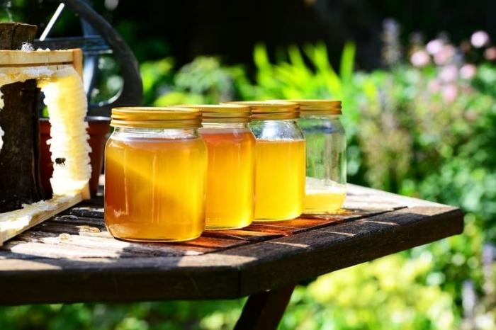 kolik medu je v 3litrové sklenici v kg