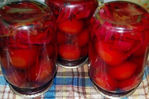 upside down jars of tomatoes and beets