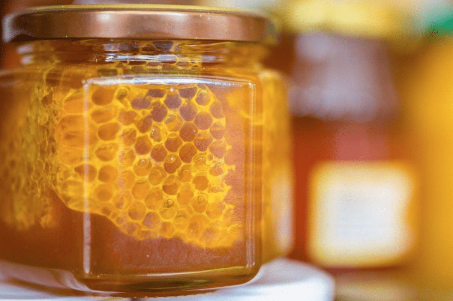Fotografie medu v plástvích
