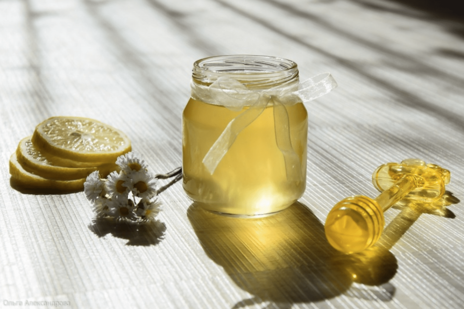 Donnikova honey in a jar