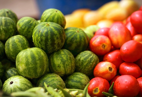 Wassermelonen mit Tomaten