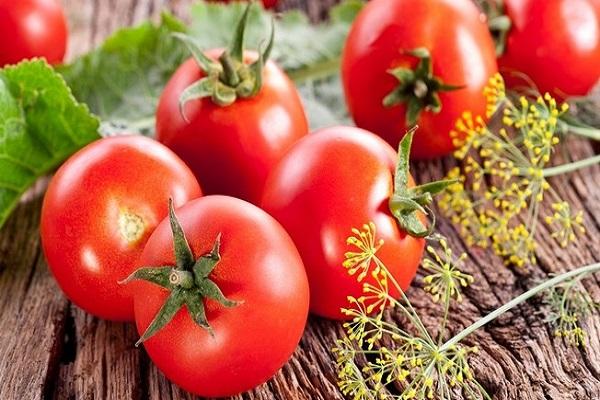 tomaten op tafel 