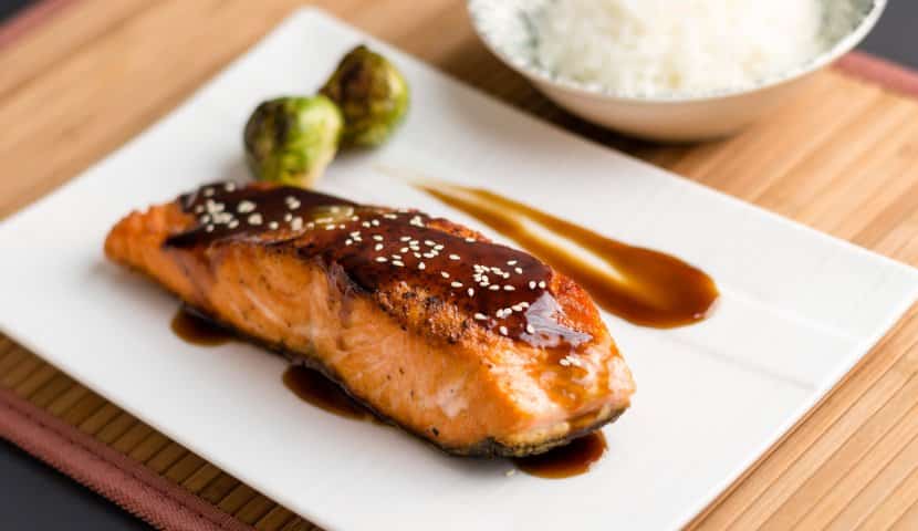 Σολομός με σάλτσα teriyaki