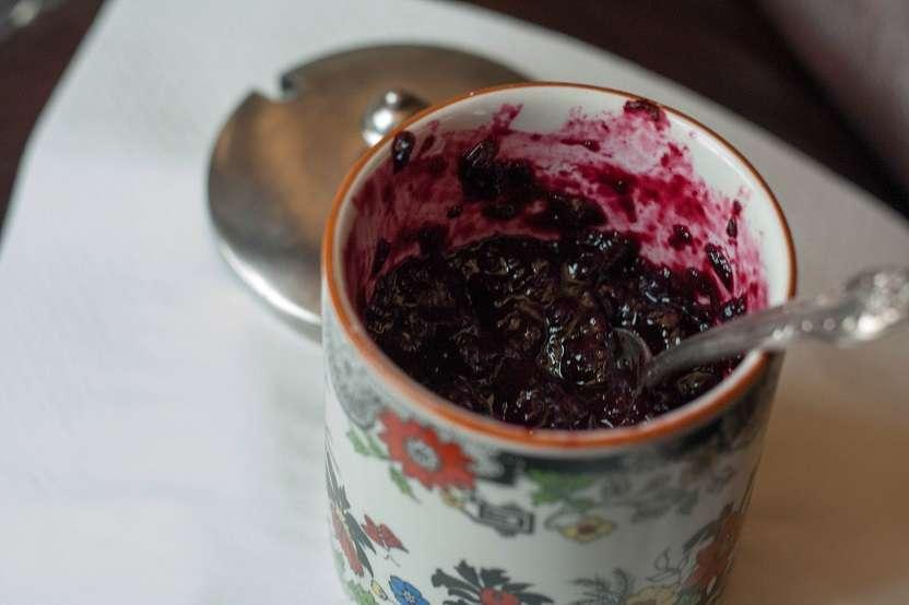 appearance of blackberry jelly 