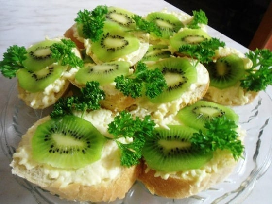 Mga kiwi sandwich