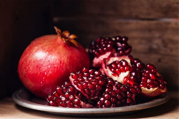 Nutzen und Schaden des Granatapfels für die menschliche Gesundheit und Möglichkeiten zum Verzehr der Früchte und Samen