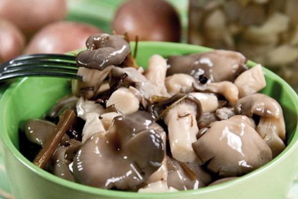 marinated mushrooms 