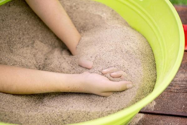 pánev písku 