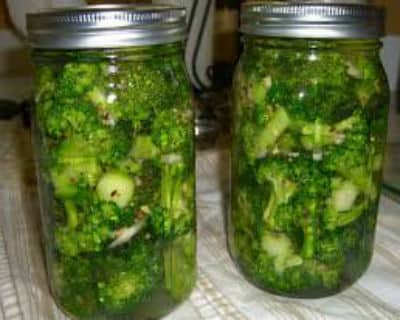 brokolice ve sklenici