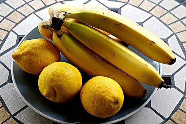 banány na talíři 