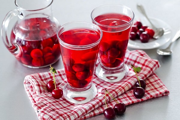 compote de cerises dans un verre 