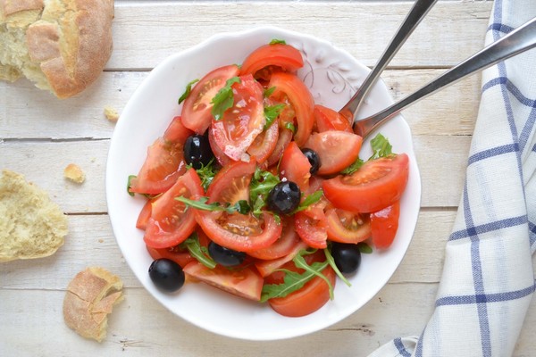 salade de tomates et olives