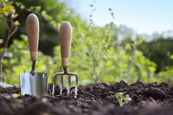 outils de jardinage 