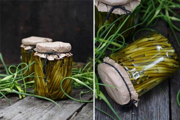 pickled garlic arrows in a jar 