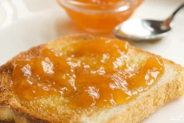 confiture sur du pain