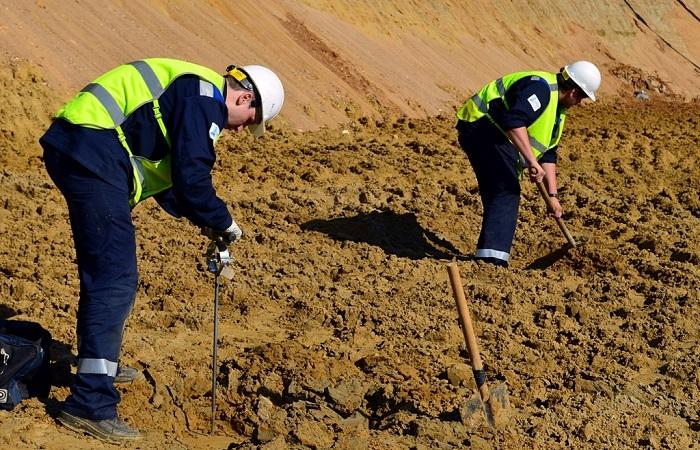 arbeiders op de grond 