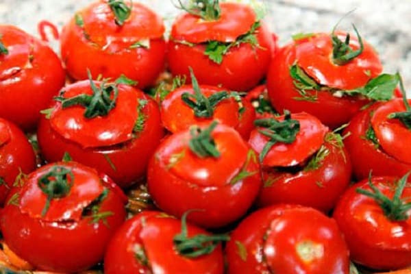 Nejchutnější recepty na gruzínská rajčata na zimu, rychlá příprava