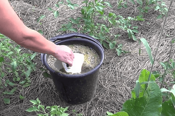 kbelík hnojiva 