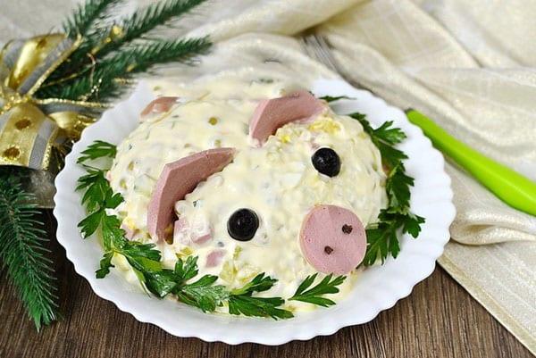 pig shaped salad