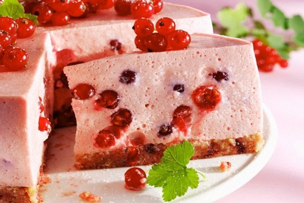 Fruchtbiskuitkuchen 