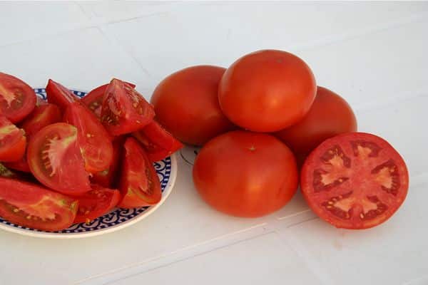 průřez rajčat 