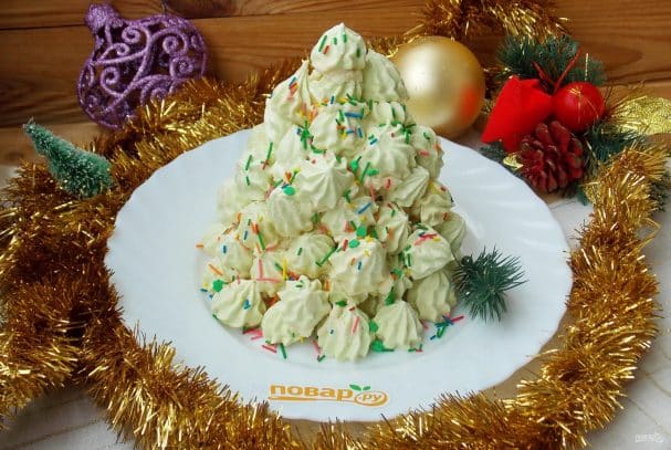 Sapin de Noël en meringue