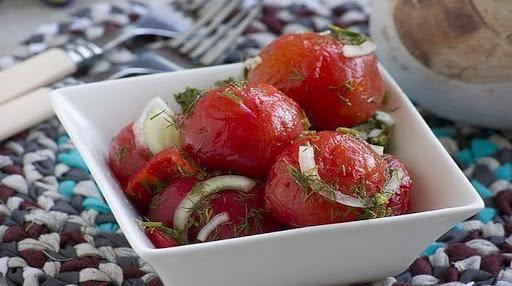 geschälte Tomaten aus der Dose