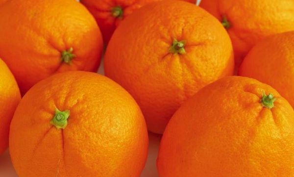 čerstvé pomeranče