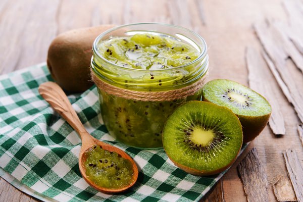 Džem z hroznů a kiwi