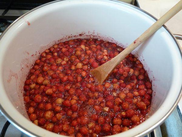 Marmelade auf dem Herd