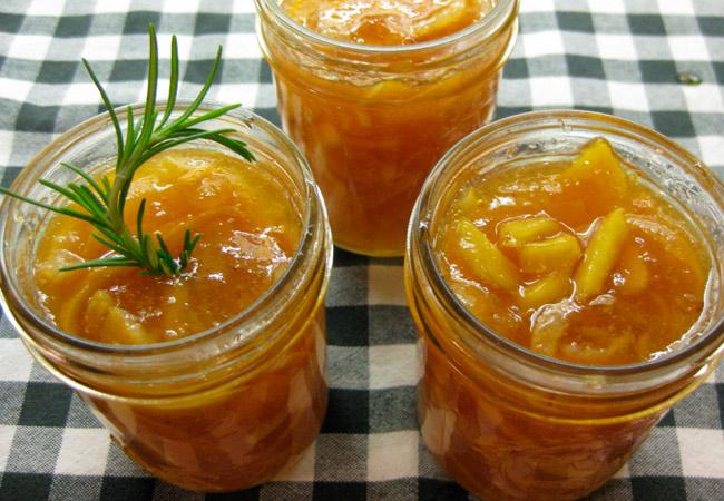 Marmelade mit Zitrone und Zucchini 