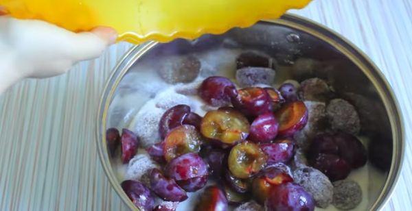 plum in sugar