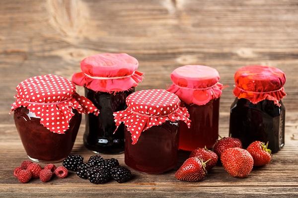 Himbeeren mit Erdbeeren