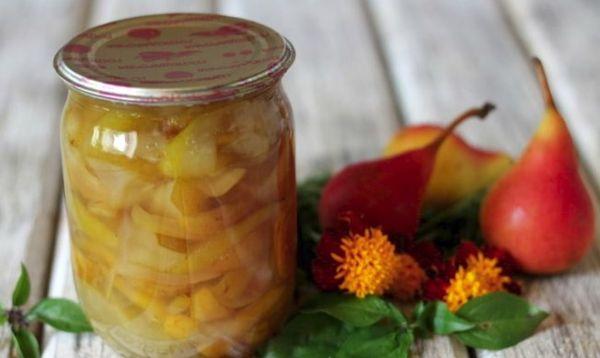 Birnenmarmelade in einem Slow Cooker