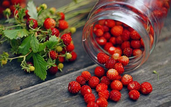 Erdbeeren zubereiten 