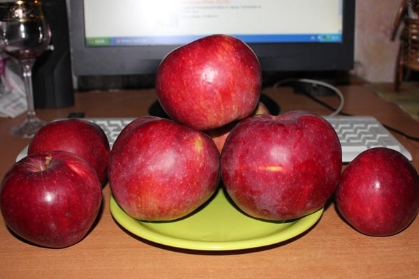 frutas en la mesa