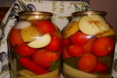 tomates com maçãs