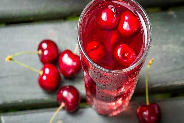 Saft in einem Glas 